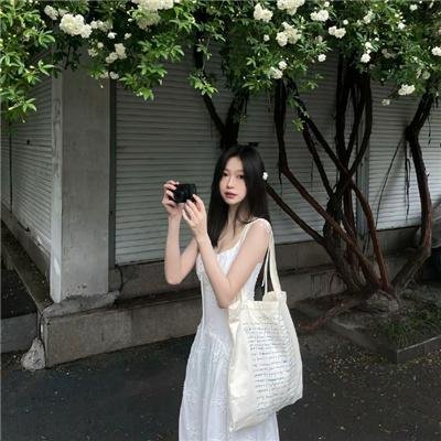 红粉妖魔